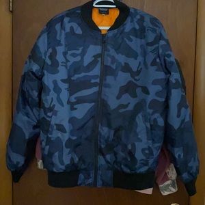 Original Deluxe Men’s size small blue camo coat